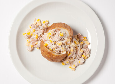 Photo of a baked_potato_with_tuna_and_sweetcorn_mayonnaise