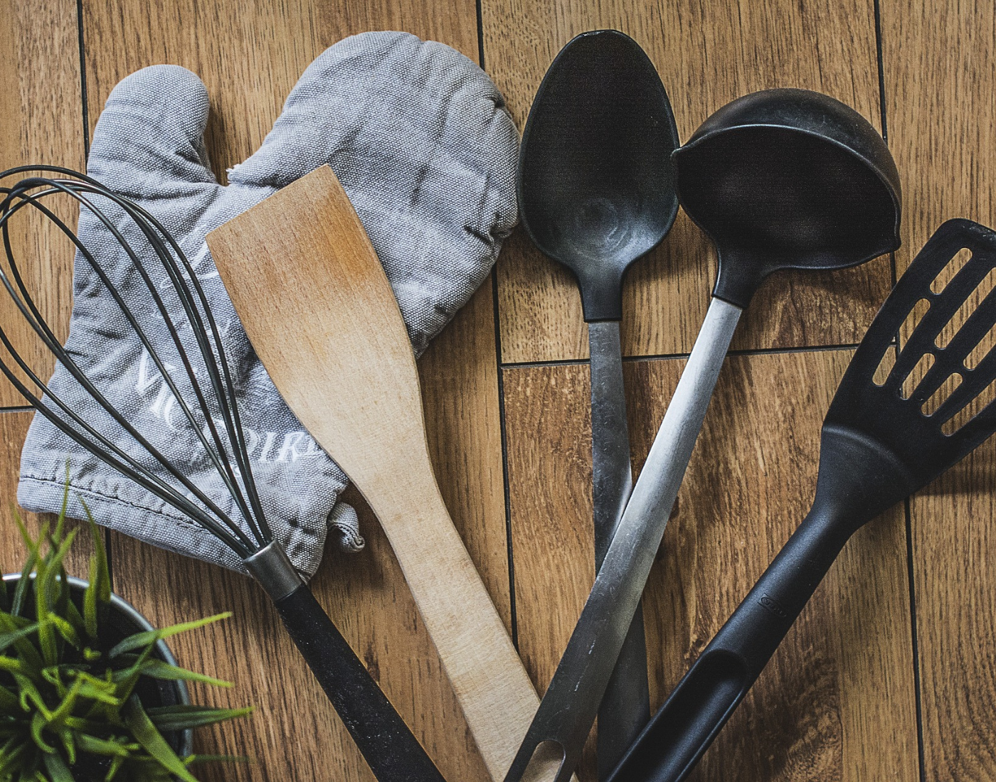 basic kitchen utencils